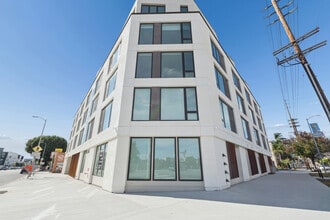 11701 Santa Monica Blvd, Los Angeles, CA for lease Interior Photo- Image 1 of 11