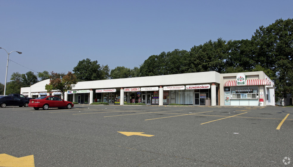 2303 Woodbridge Ave, Edison, NJ for lease - Building Photo - Image 2 of 4