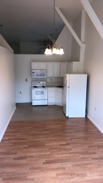 150 4th St, Troy, NY à vendre - Photo du bâtiment - Image 3 de 9