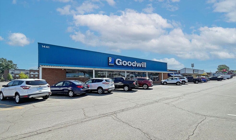 1437-1441 Leestown Rd, Lexington, KY for lease - Building Photo - Image 3 of 3