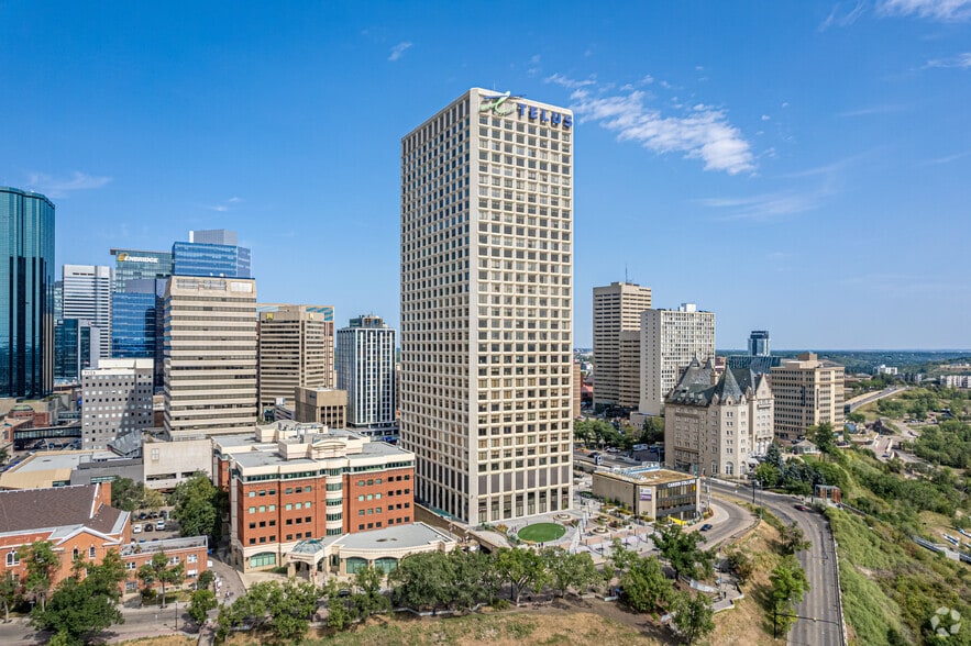 10020 100th St NW, Edmonton, AB for lease - Building Photo - Image 3 of 14