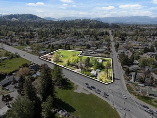 Plus de détails pour 815 W Harbeck Rd, Grants Pass, OR - Terrain à vendre