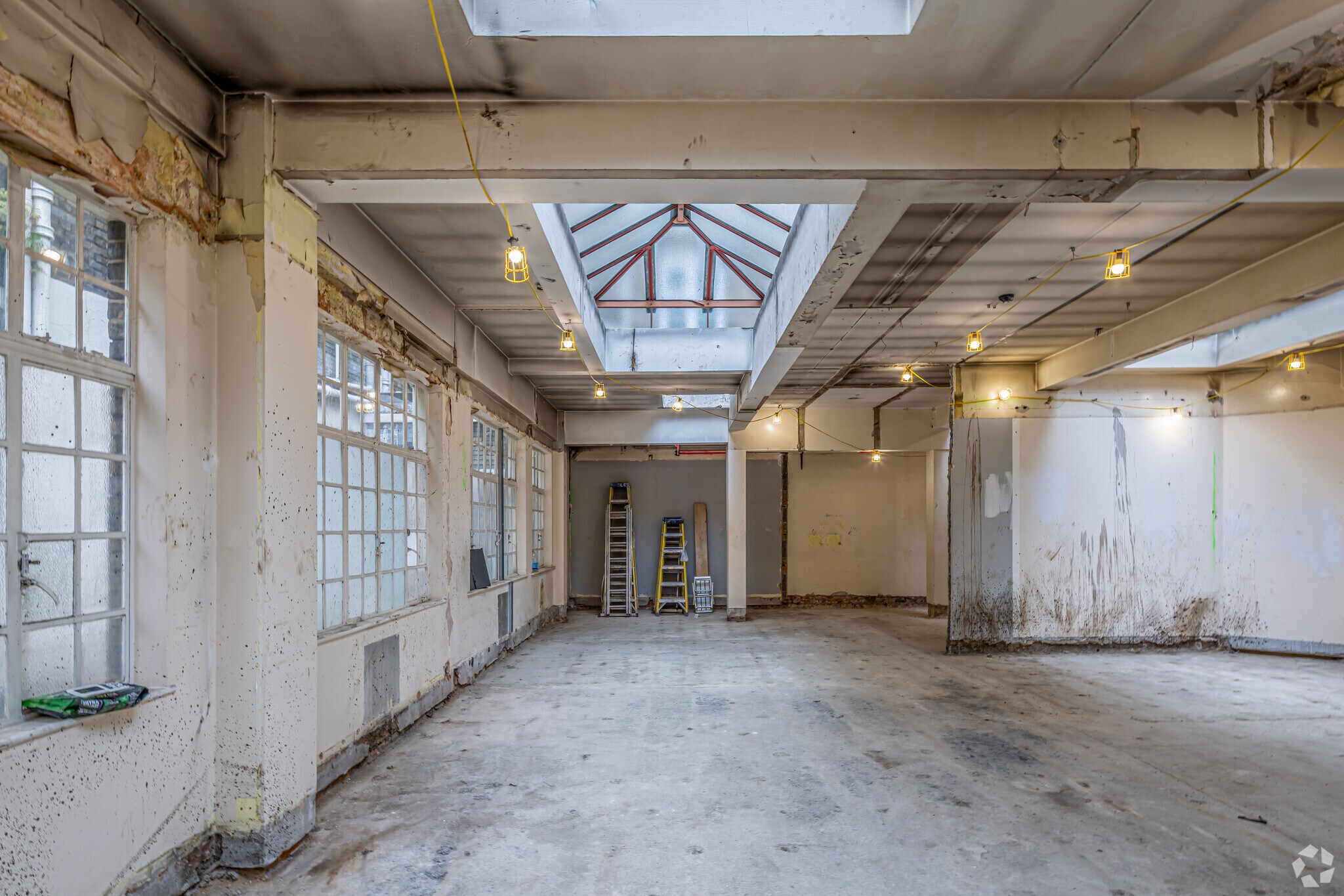 22 Upper Woburn Pl, London for lease Interior Photo- Image 1 of 7