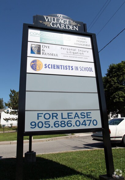 92 Church St S, Ajax, ON à louer - Photo du bâtiment - Image 2 de 4