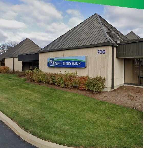 700 S Randall Rd, St Charles, IL à louer - Photo principale - Image 1 de 1