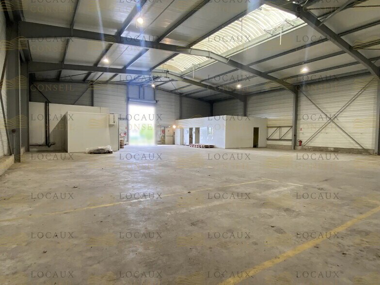 Flex in Chambly for lease - Building Photo - Image 2 of 10