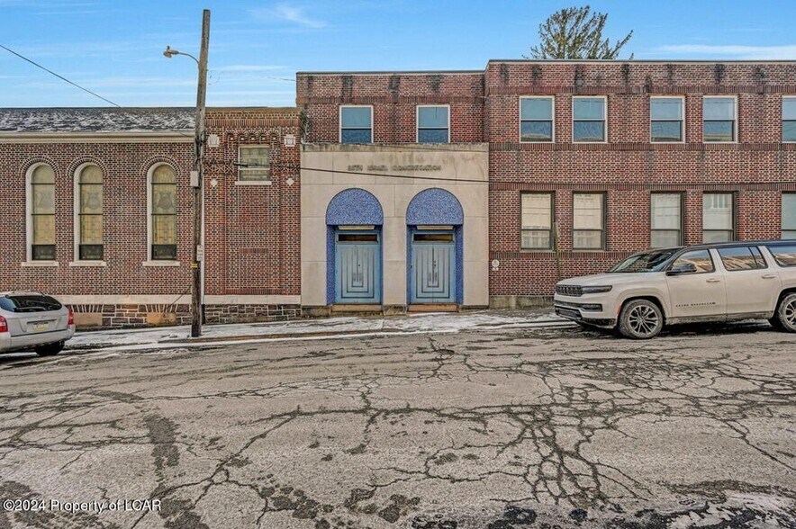 98 N Church St, Hazleton, PA à vendre - Photo du bâtiment - Image 2 de 46