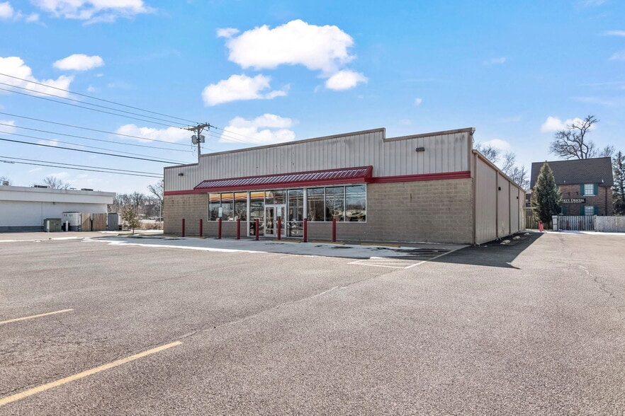 400 E South Grand Ave, Springfield, IL for lease - Building Photo - Image 2 of 12
