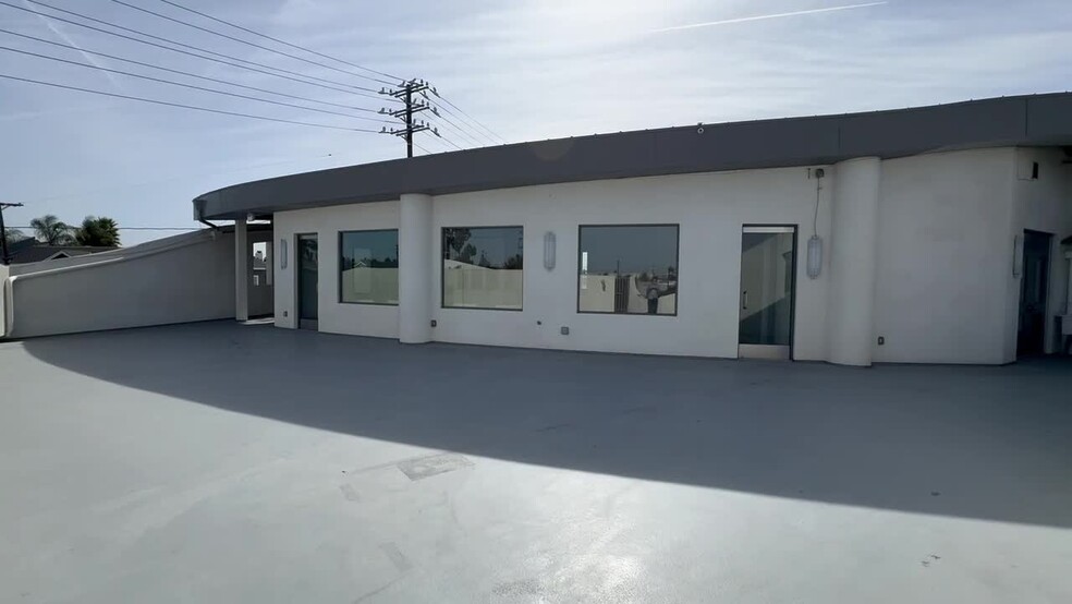 495 N Old Newport Blvd, Newport Beach, CA for lease - Commercial Listing Video - Image 2 of 12