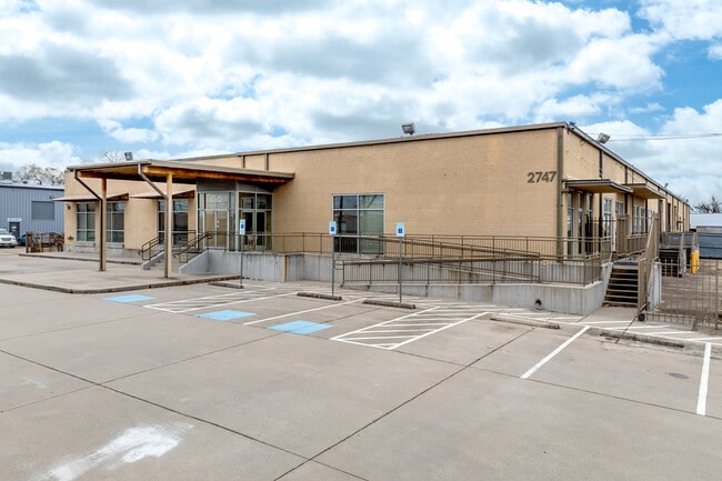 More details for 2747 Oakland Ave, Garland, TX - Industrial for Lease