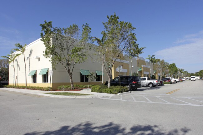 Plus de détails pour 1747-1781 Banks Rd, Margate, FL - Local d'activités, Industriel à louer