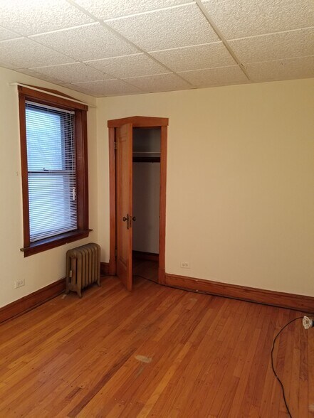 1942 Elmwood Ave, Berwyn, IL à vendre - Photo du bâtiment - Image 2 de 8