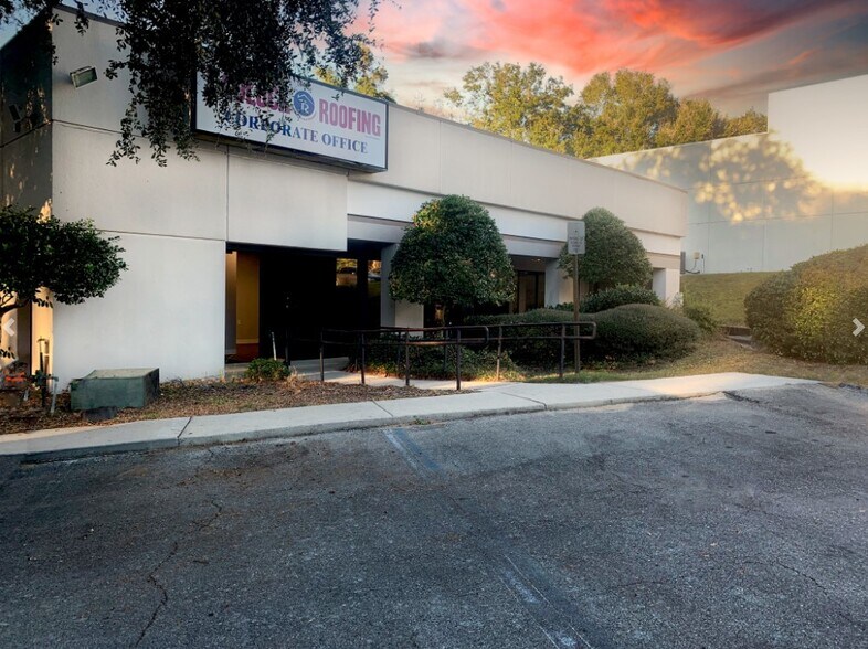 502 Capital Cir SE, Tallahassee, FL à louer - Photo du bâtiment - Image 1 de 11