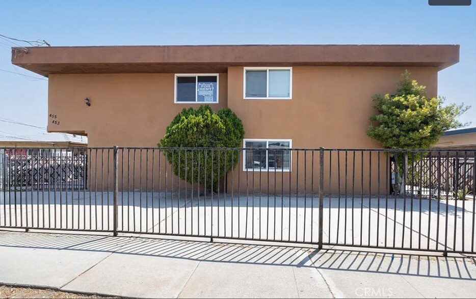 459 W Ramona Dr, Rialto, CA à vendre - Photo principale - Image 1 de 1