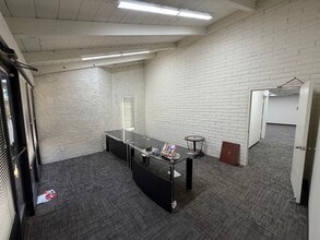 912 S Park Ln, Tempe, AZ for lease Interior Photo- Image 2 of 14