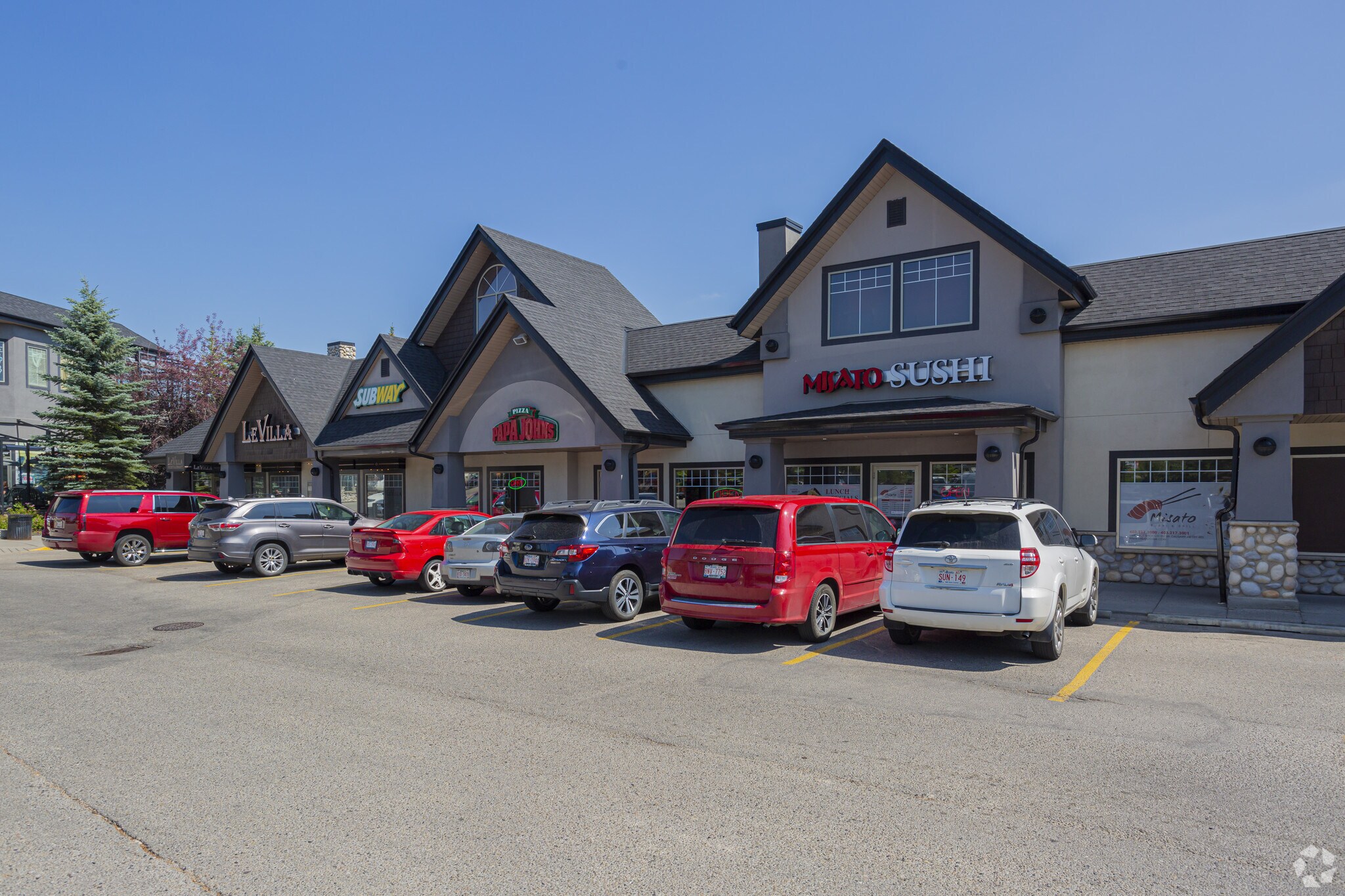 1851 Sirocco Dr SW, Calgary, AB à louer Photo du bâtiment- Image 1 de 7