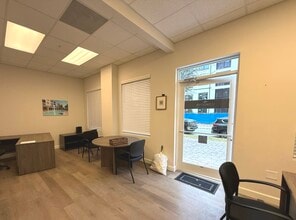 424 Luna Bella Ln, New Smyrna Beach, FL for lease Interior Photo- Image 2 of 8