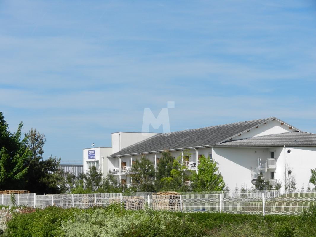 Office in Saint-Michel-sur-Orge for lease Building Photo- Image 1 of 9