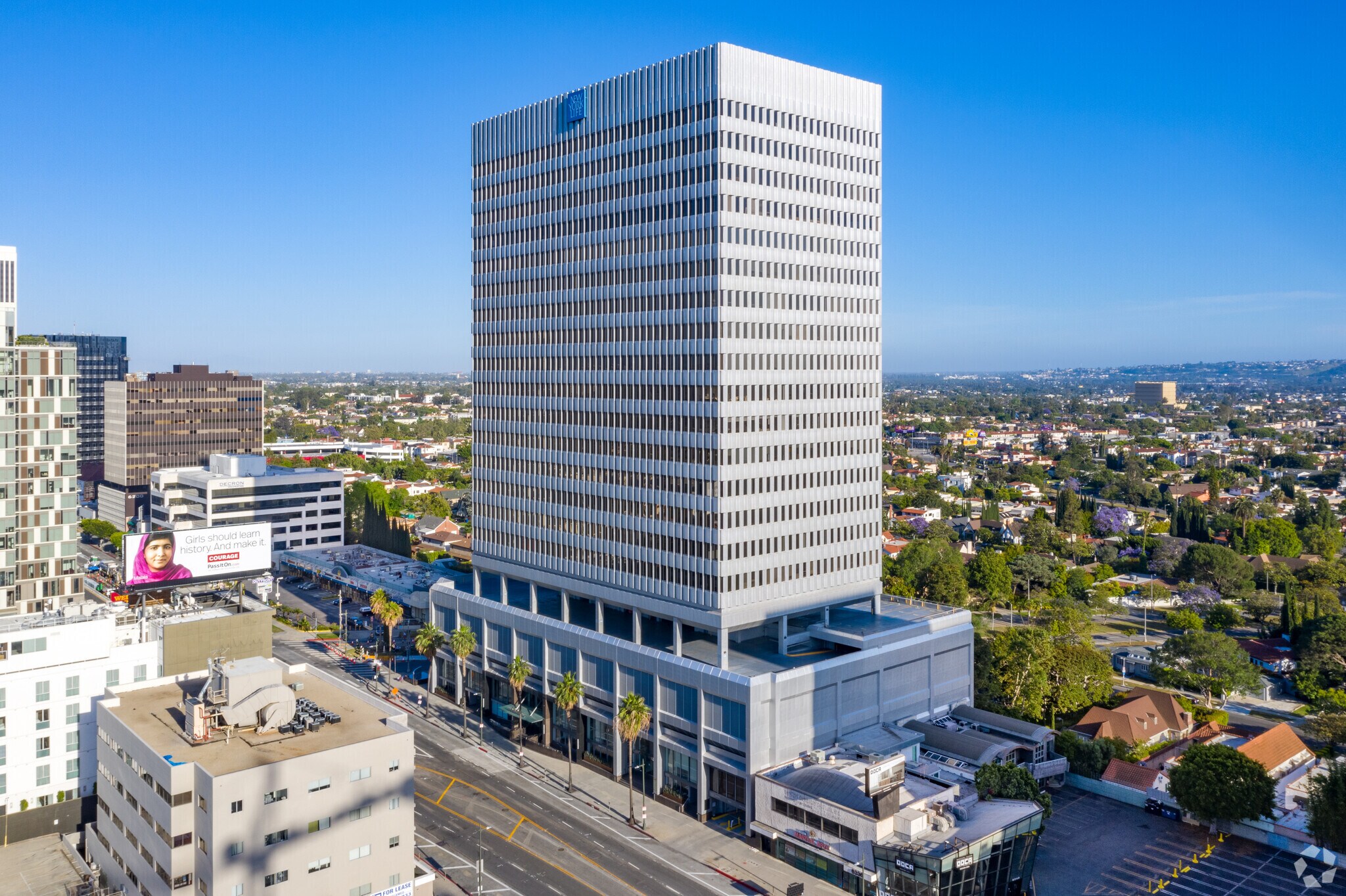 6300 Wilshire Blvd, Los Angeles, CA à louer Photo du bâtiment- Image 1 de 11