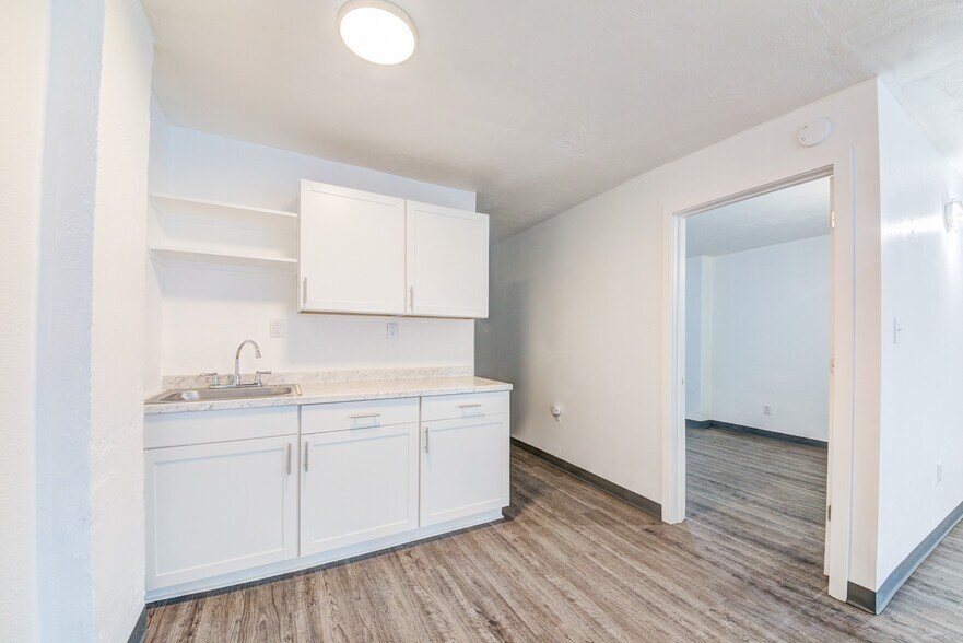 600-604 E Warrington Ave, Pittsburgh, PA à louer - Photo du bâtiment - Image 3 de 7