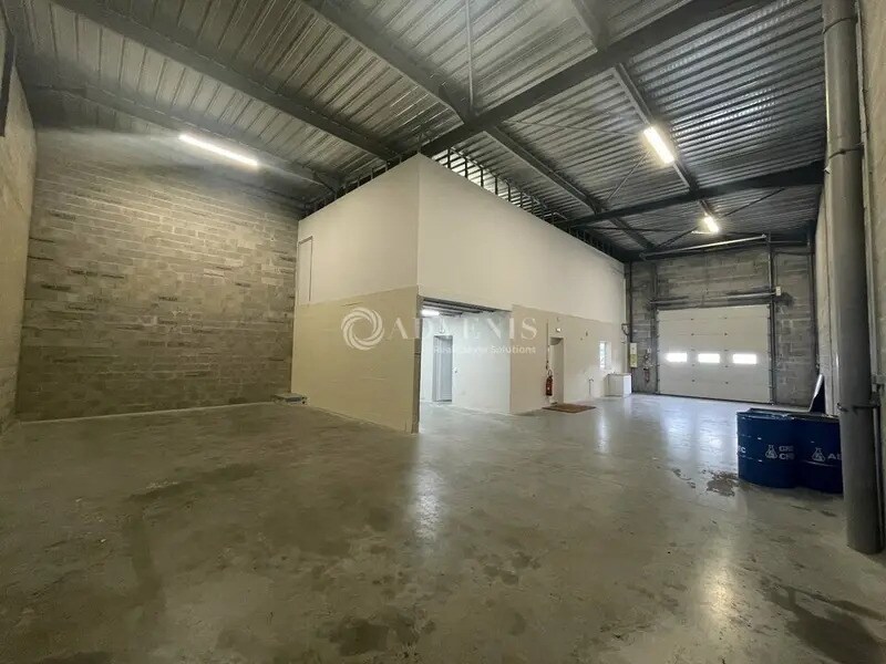 Industrial in Eysines for lease Interior Photo- Image 1 of 12