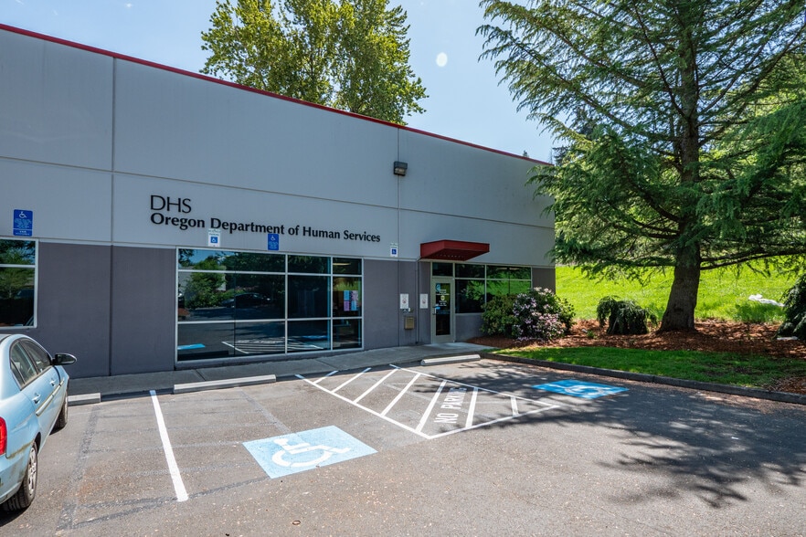 4382 SE International Way, Milwaukie, OR for sale - Building Photo - Image 3 of 15