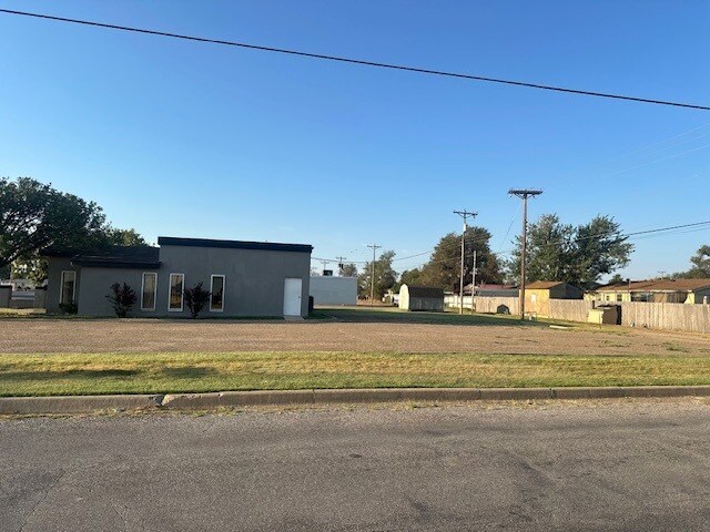 1835 N Hobart St, Pampa, TX à vendre - Photo du bâtiment - Image 3 de 4