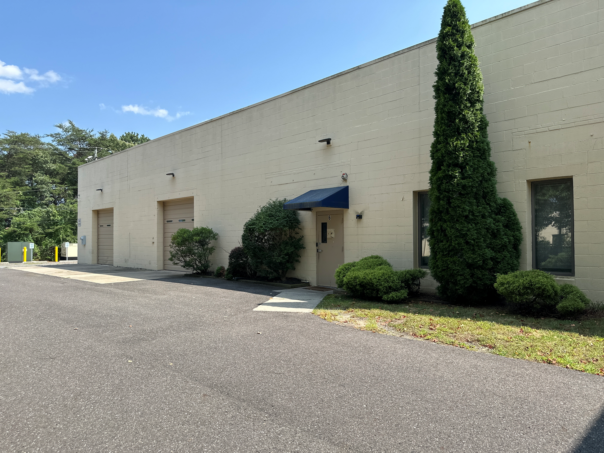 Cooper Road Industrial Park portfolio of 3 properties for sale on LoopNet.ca Building Photo- Image 1 of 13