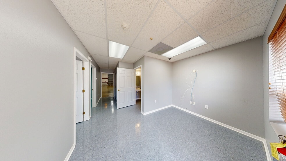 6771 Whitfield Industrial Ave, Sarasota, FL for lease - Matterport 3D Scan - Image 2 of 14