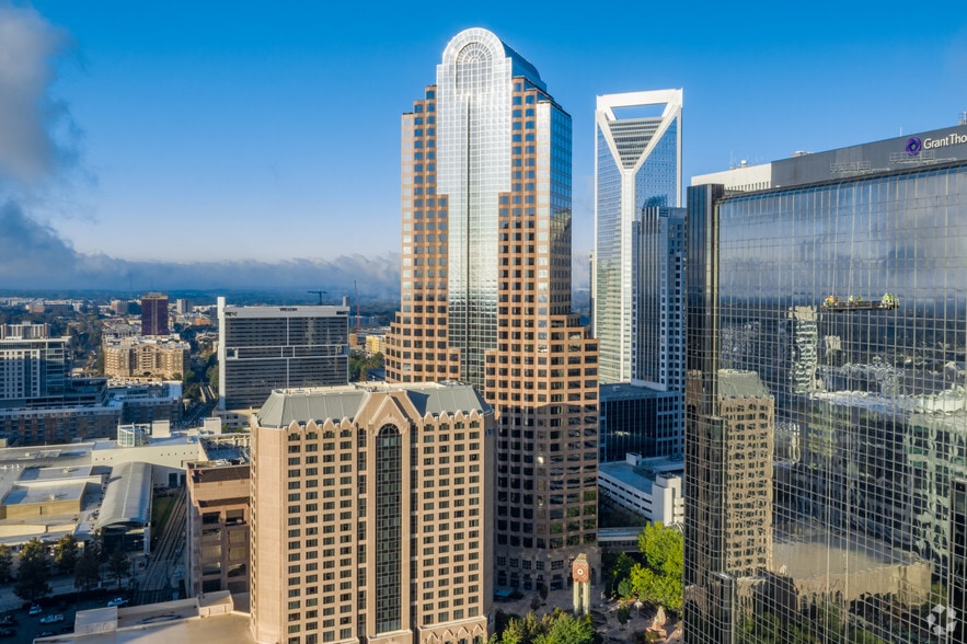 301 S College St, Charlotte, NC for lease - Building Photo - Image 2 of 64