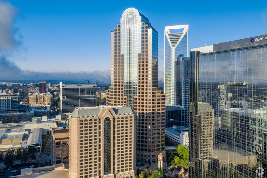 301 S College St, Charlotte, NC à louer - Photo du bâtiment - Image 2 de 64