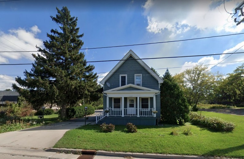 11126 N Wauwatosa Rd, Mequon, WI for sale - Building Photo - Image 1 of 2