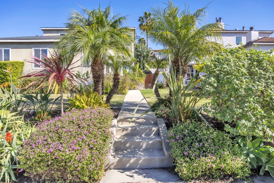 622 S Pacific Coast Hwy, Redondo Beach, CA à vendre - Photo du bâtiment - Image 3 de 24