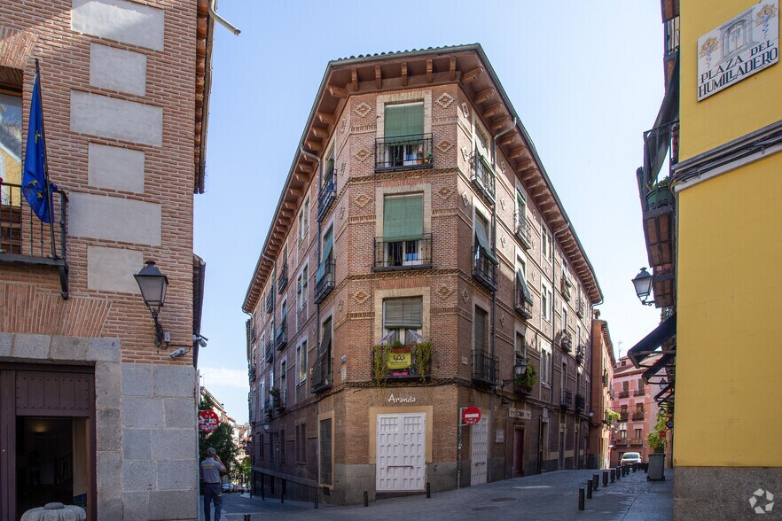 Immeuble residentiel dans Madrid, Madrid à vendre - Photo principale - Image 1 de 2