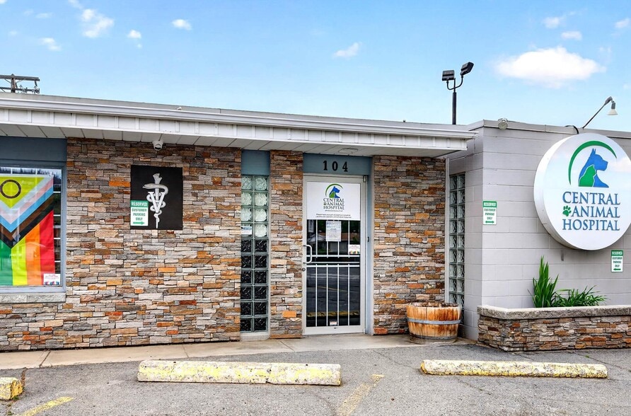 104 Tranquille Rd, Kamloops, BC à vendre - Photo du bâtiment - Image 2 de 4