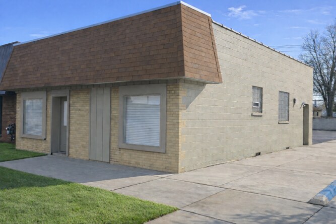 29111 - 29109 Harper, St. Clair Shores portefeuille de 2 propriétés à vendre sur LoopNet.ca - Photo du bâtiment - Image 2 de 9