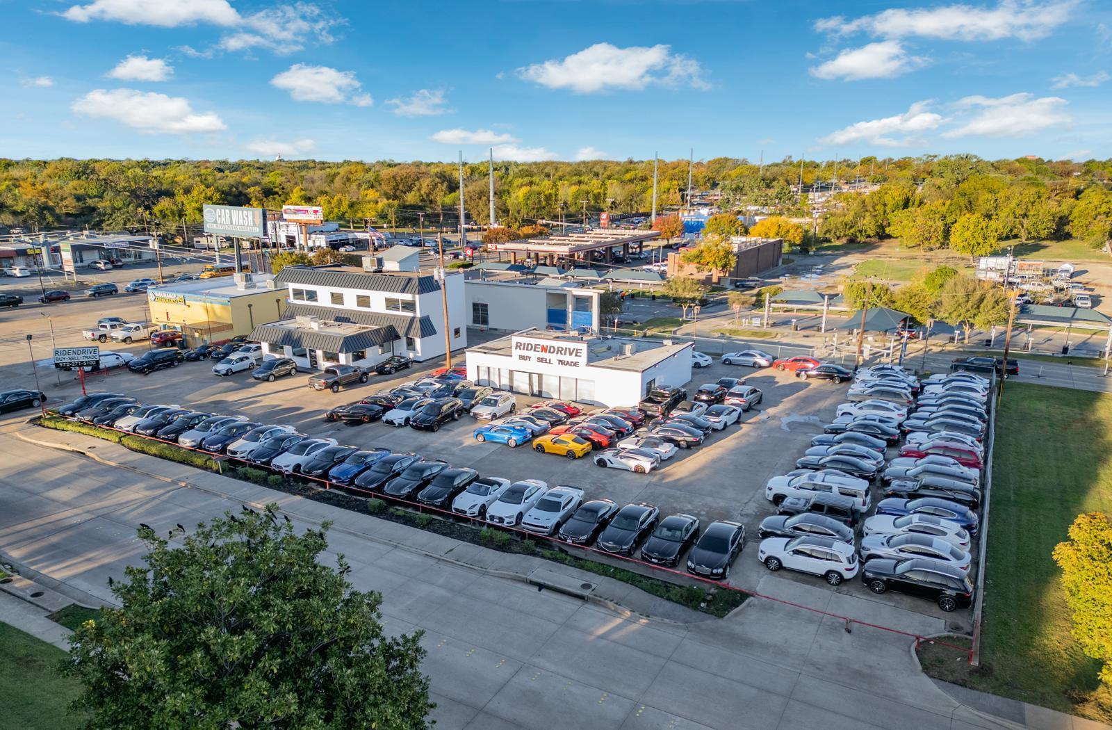 Commerce de détail dans Garland, TX à vendre Photo du bâtiment- Image 1 de 1