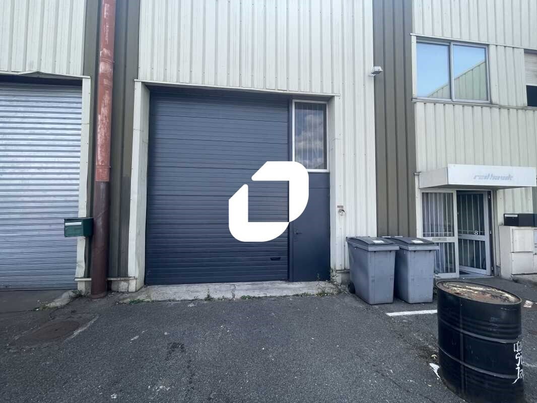 Flex in Montgeron for sale Building Photo- Image 1 of 10