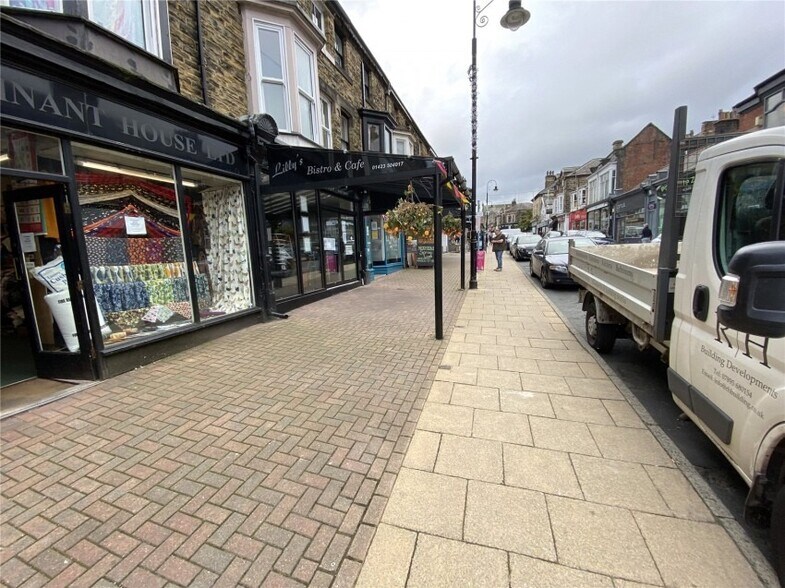 28 Commercial St, Harrogate à louer - Photo du bâtiment - Image 2 de 2