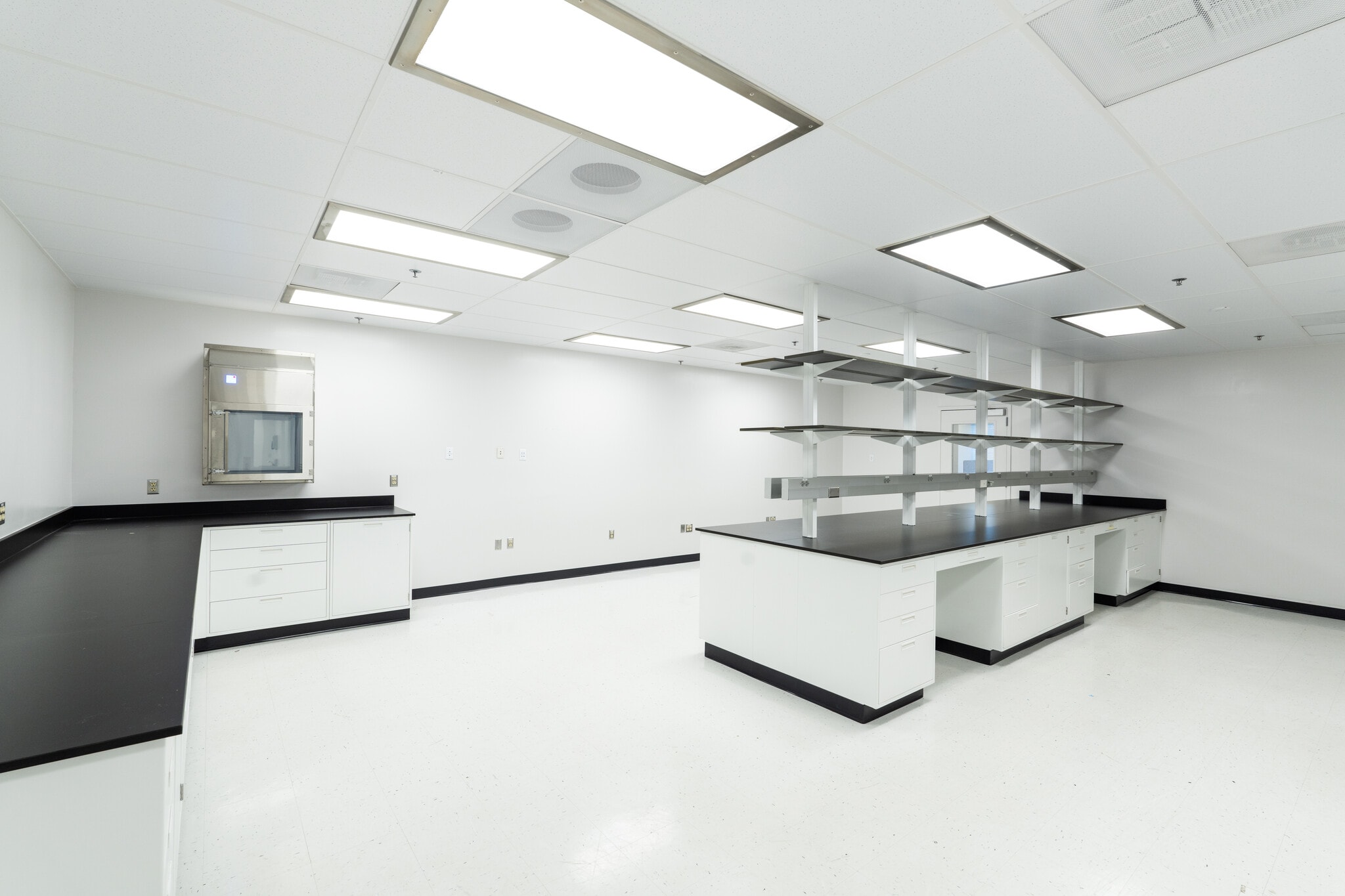 708 Quince Orchard Rd, Gaithersburg, MD for lease Interior Photo- Image 1 of 9