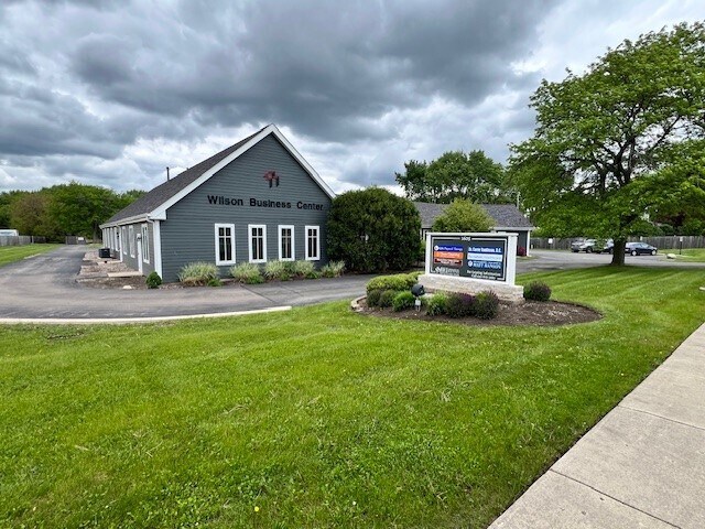 1605 W Wilson St, Batavia, IL à louer - Photo du bâtiment - Image 2 de 24