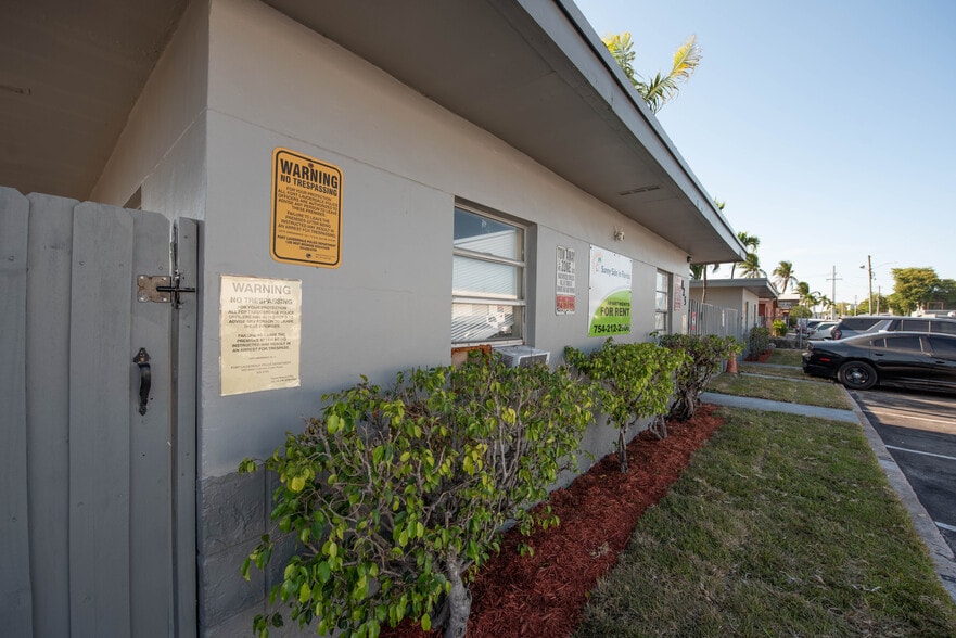 821-825 NW 10th Ter, Fort Lauderdale, FL for sale - Building Photo - Image 3 of 23