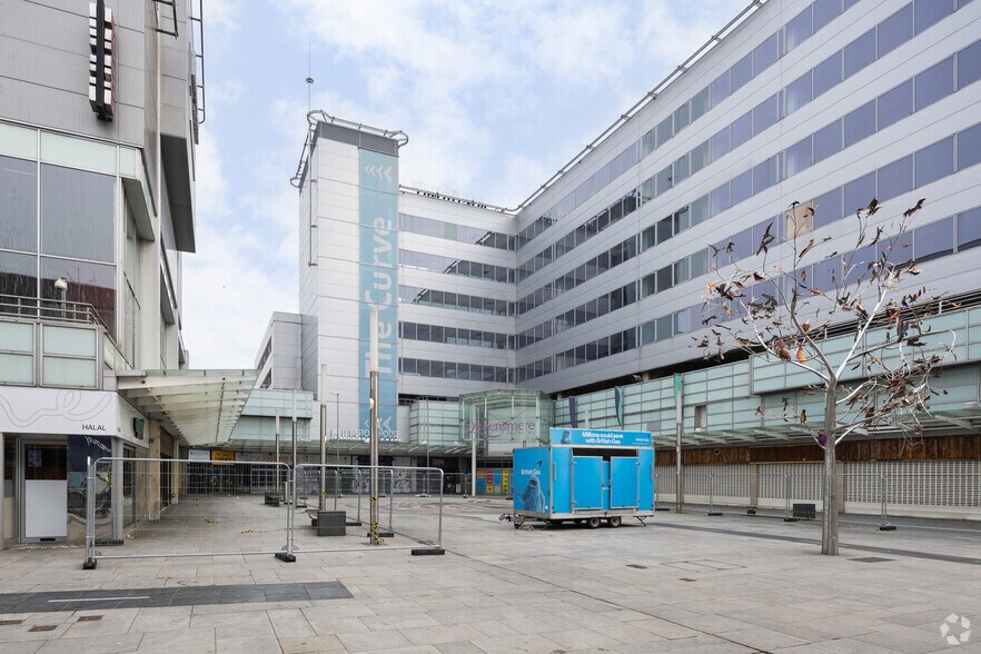 High St, Slough à louer - Photo du bâtiment - Image 2 de 2