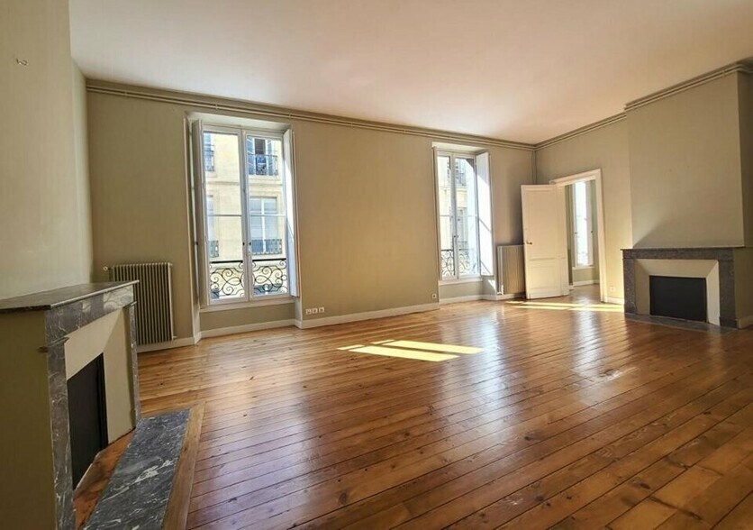 197 Rue Du Temple, Paris for lease - Interior Photo - Image 2 of 6