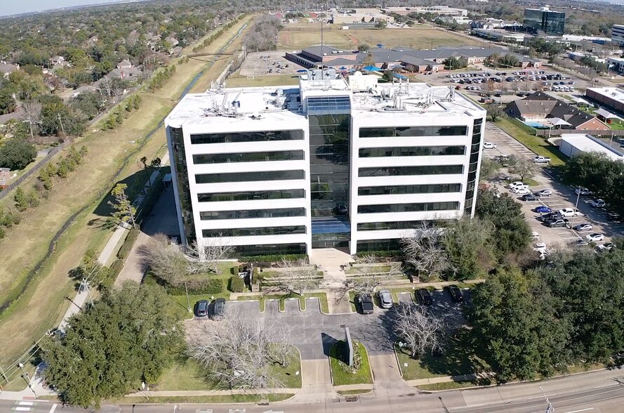 16055 Space Center Blvd, Houston, TX à louer - Photo du bâtiment - Image 2 de 20
