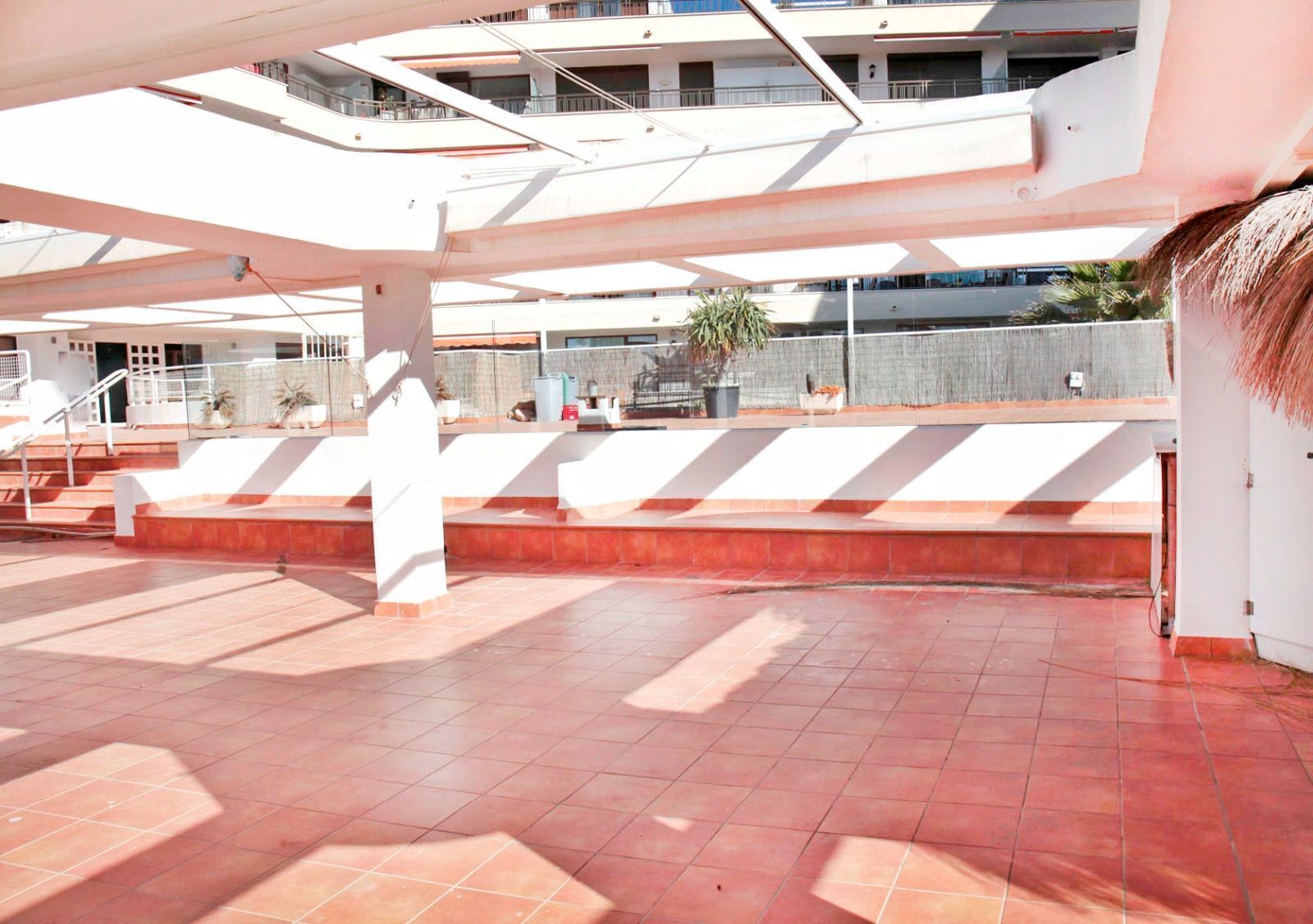 Retail in Palma for lease Building Photo- Image 1 of 27