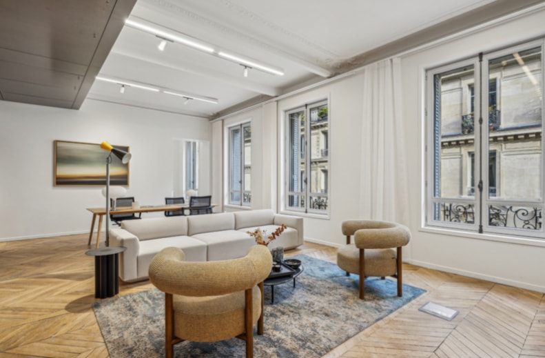 254 Boulevard Saint-Germain, Paris for lease Interior Photo- Image 1 of 3