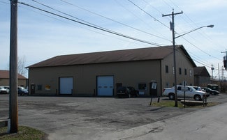 Plus de détails pour 203 Bagg St, East Syracuse, NY - Flex à vendre