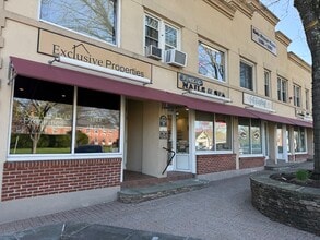 1052-1068 Main St, Newington, CT for lease Interior Photo- Image 1 of 5