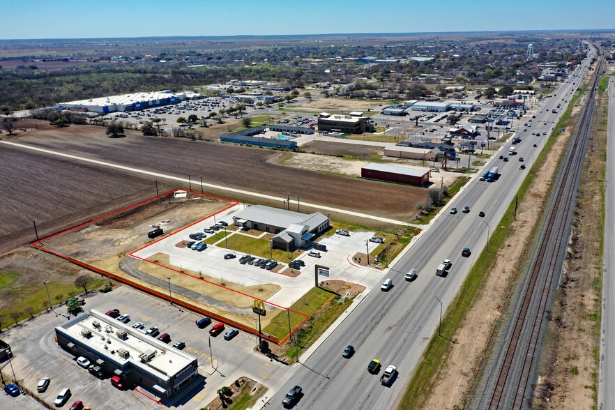 00 U.S. 90 Hwy, Hondo, TX for sale - Building Photo - Image 2 of 6